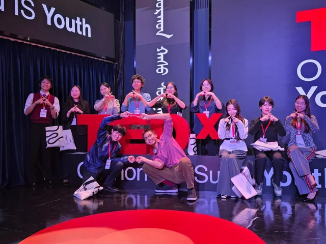 Khasu TEDx — санаагаа хуваалцах тайз — сургуулийн үйл ажиллагаанаас